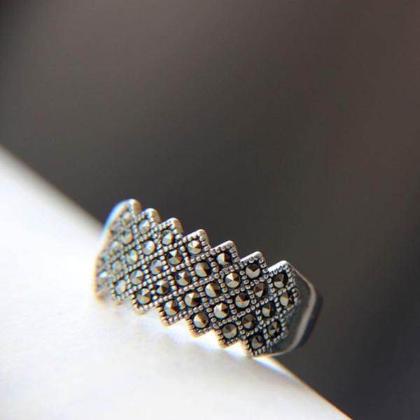 Thai Sterling Silver Band Ring with Marcasite Vintage Old Style Jewelry (R121401)