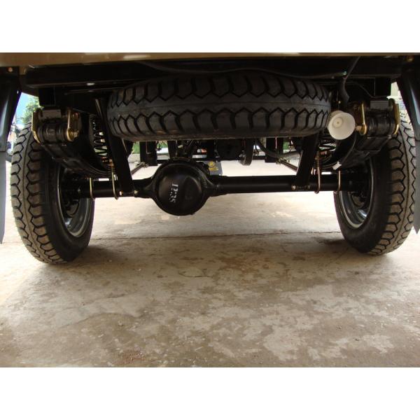 Motorized 3 Wheel Cargo Motorcycle With Tarpaulin 151 - 200cc Displacement