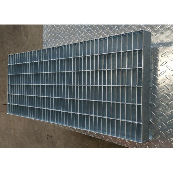 Serrated 30*100mm Hot Dip Galvanized Steel Grating High Strength
