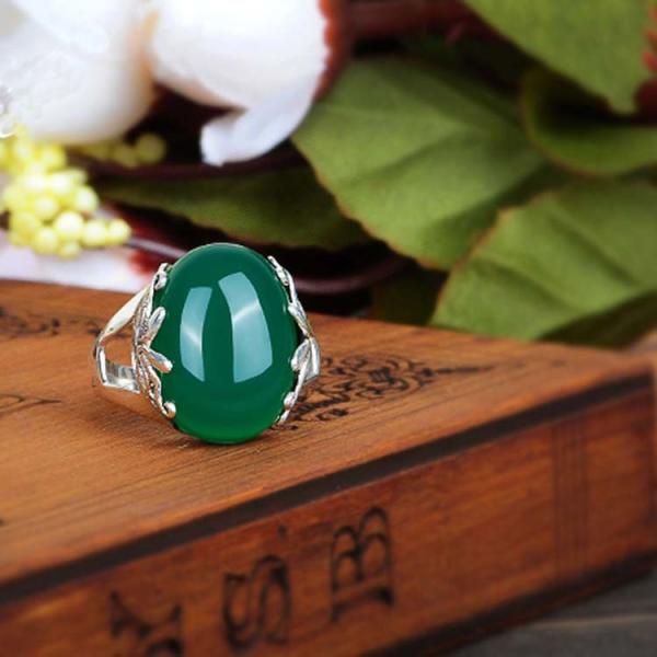 Sterling 925 Silver Oval Green Agate Ring Thai Vintage Jewelry Size (R111703)