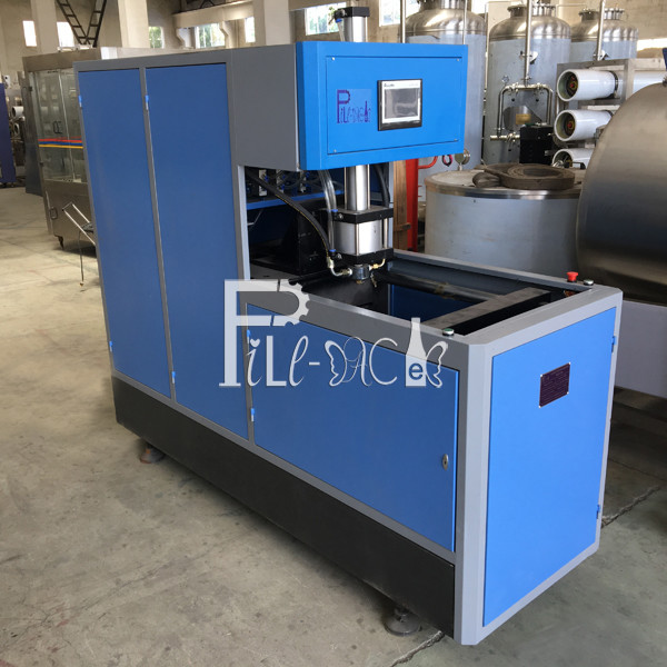 120BPH 2400*800*1600mm 18.9L Gallon Bottle Blowing Machine