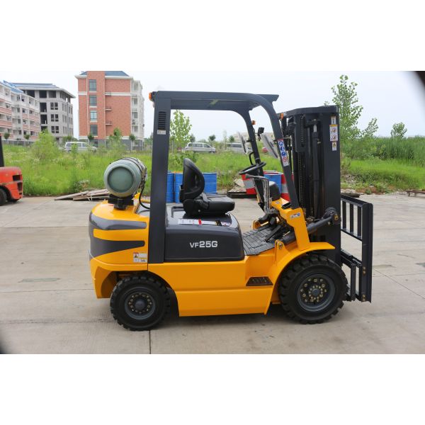CPQYD25 Lp Gas Forklift Truck 2.5 Ton 100mm Fork Width 1070mm Fork Length