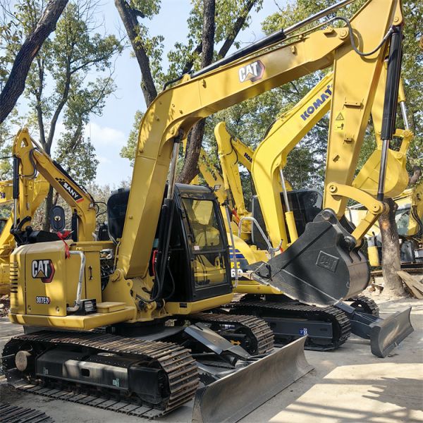 Cat 307e2 Excavator in Japan 7000 KG Machine Weight Good Condition Caterpillar Engine