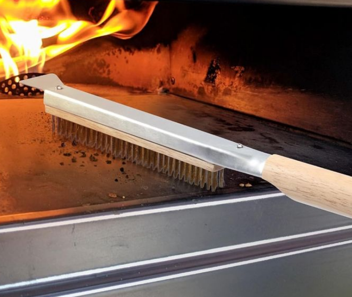 Stainless Steel Pizza Brush for Outdoor Stone Oven Cleaning Barbecue Grill Brush with Effective Bristles for Pizza Tools