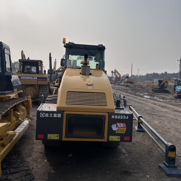 Refurbished XCMG Vibratory Roller XS263J Road Construction Equipment 26T