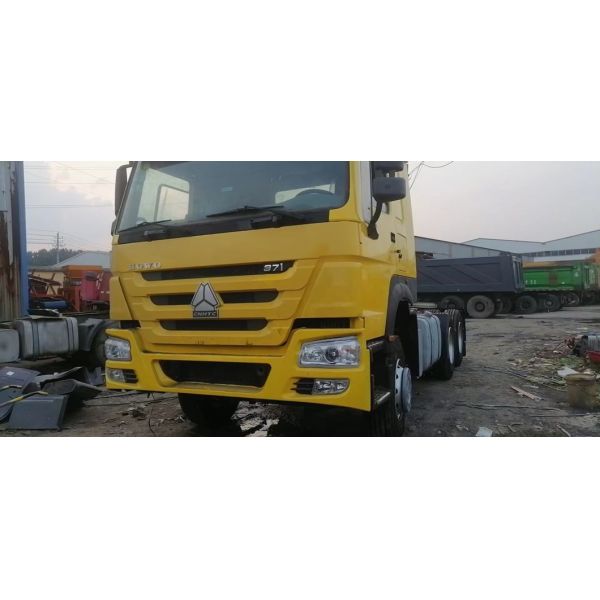 High Horsepower Sinotruk HOWO Tractor Truck with 6800*2496*2950mm Size