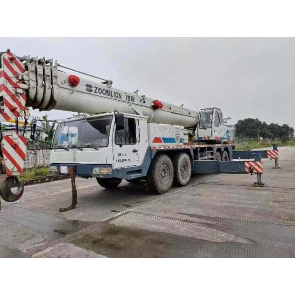 ISO9001 Certified Direct Supply Zoomlion 80 Ton Knuckle Boom Crane Truck Mounted Crane