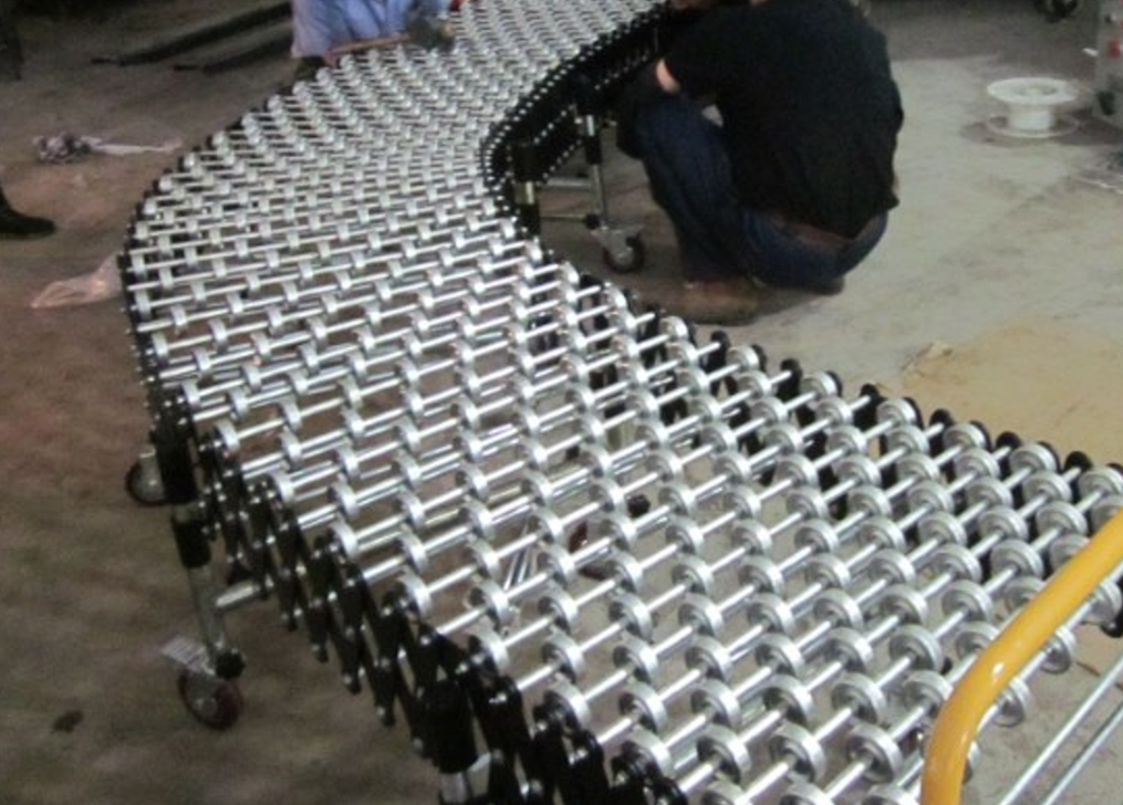 Non-powered Flexible Skate Wheel Conveyor For Loading and Unloading Trucks