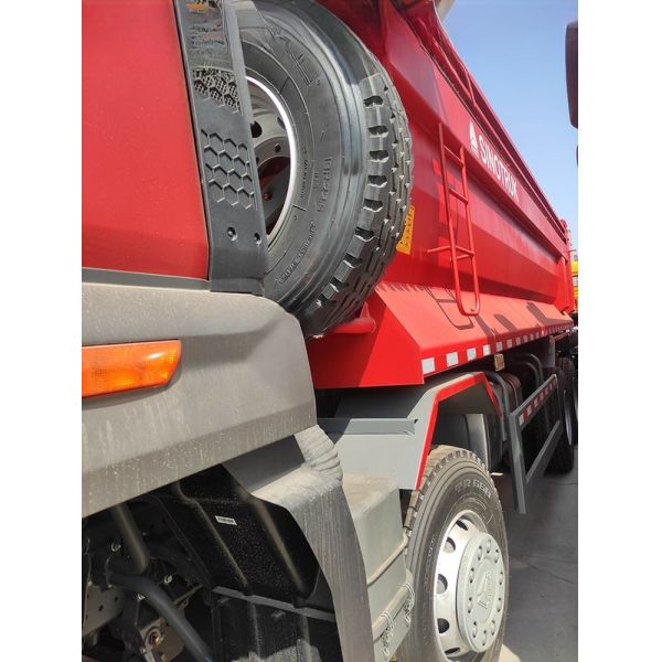 8x4 12 Wheeler 40 Ton Sinotruk Dump Truck , 12 Tyre Tipper Truck EUR 2 380hp