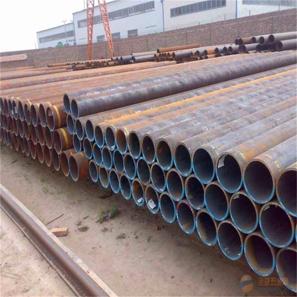 STPA26 15Mo3 15MnV Welded Carbon Steel Pipes OD 165mm Hot Rolled