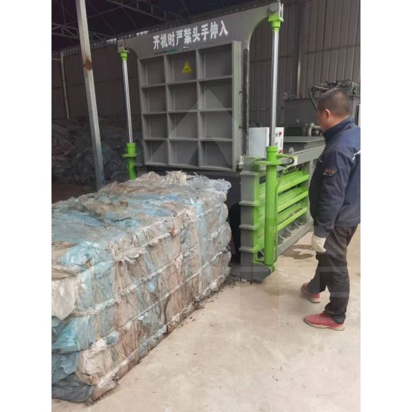 100 Ton Hydraulic Waste Baler Machine for Cardboard & PET Bottles