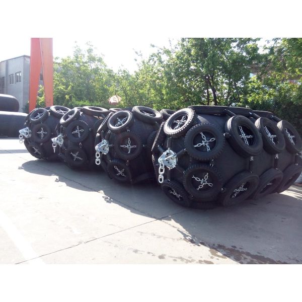 50kpa 3.3D*6.5L Yokohama Rubber Fender d type cylinder Shape