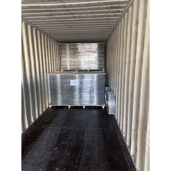 Hot Dipped 280M Welded Galvanized Wire Pipeline Reinforced Mesh For Oil And Gas