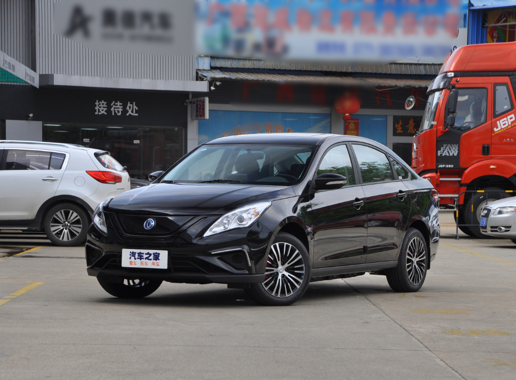 Dongfeng Fengxing Fengshen Xiaokang S60 E70 T1 T5 E1 Energy Vehicle 5 Seats 5 Doors