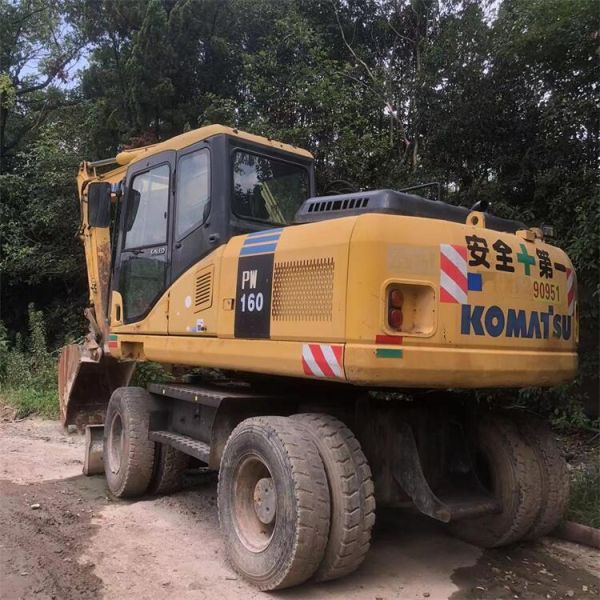 Japan Original Used Komatsu PW160-7 Wheel Excavator in with Transport Length of 7.1 m
