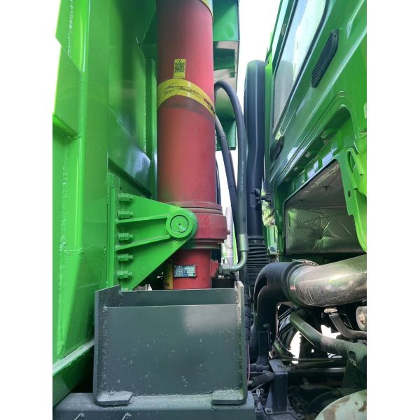 China FAW JH6 Heavy 8*4 dump truck 375hp 12wheel