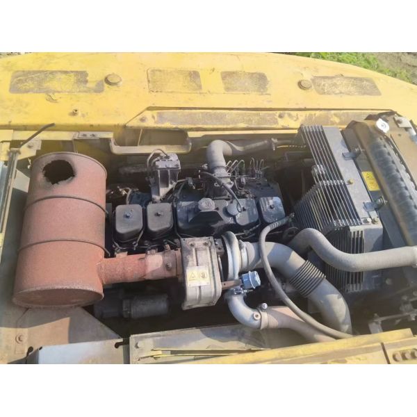 Second hand Komatsu 220-7 excavator, excavator produced in Japan