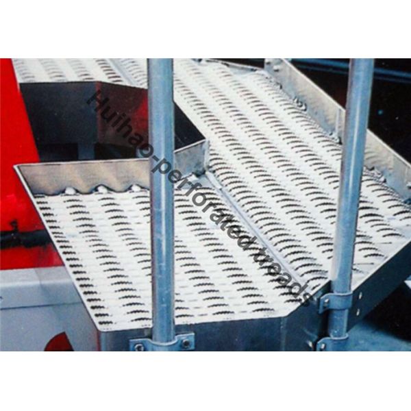 3 Holes 13-3/4" Width Perforated Grip Strut Stair Treads For Walkway Platform