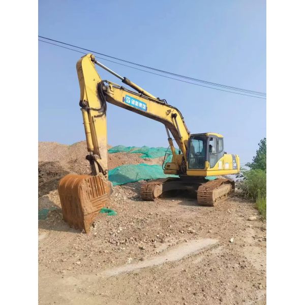 Second hand Komatsu 220-7 excavator, excavator produced in Japan