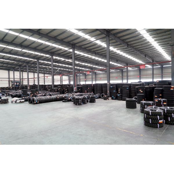 8.25 R16LT Heavy Duty Truck Tyres Overloading Long Mileage Type Radial Truck Tyre Deep Groove Truck Tires AR565