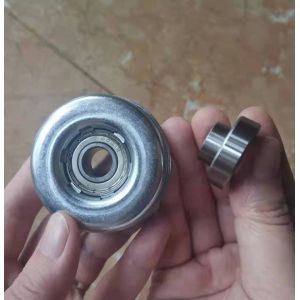 Stampeded Flanged Conveyor Roller Bearings 6202zz 10mm-47mm