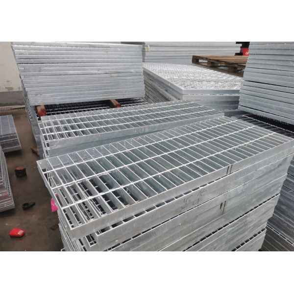 Outdoor Round Cover Galvanized Drainage Grates S304 Pressure Locked