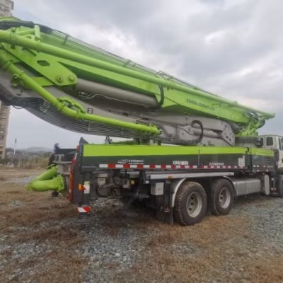 Robust Structure 3 Axles Concrete Boom Pump Truck 2021 Zoomlion 50m With Sitrak Chassis