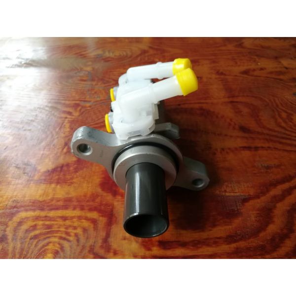 Brake Master Cylinder 4720737170 4720137290 Hino Engine Parts