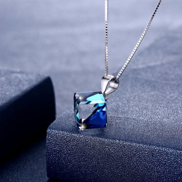 Sugar Cube Pendant Clavicle Chain Woman 925 Silver Austrian Crystal Love Cube Necklace
