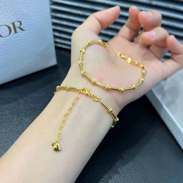 18k gold bracelet womens Stylish bracelet made with durable components providing versatile options for fashion boutiques and accessory distributors