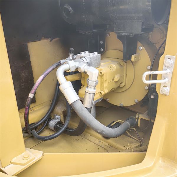 Cat 307e2 Excavator in Japan 7000 KG Machine Weight Good Condition Caterpillar Engine