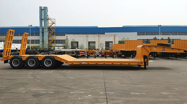 Air Suspension 50mm Kingpin 60T Low Bed Semi Trailer