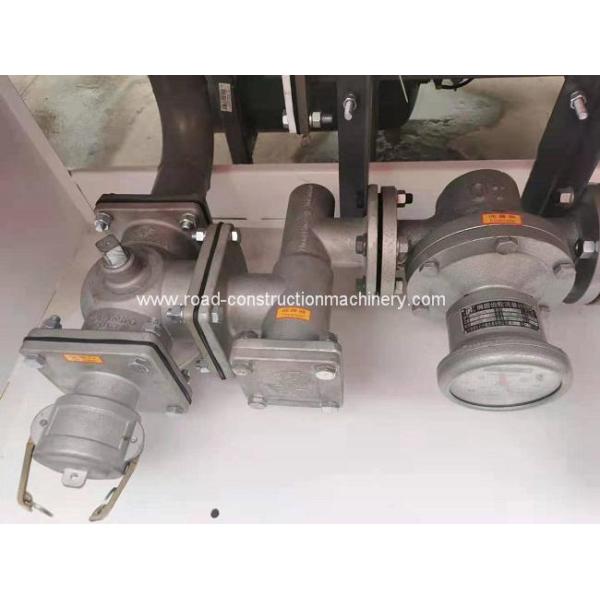 Steel Q235 20m3 Fuel Tanker Truck Sinotruk Howo 6x4 371hp For Oil