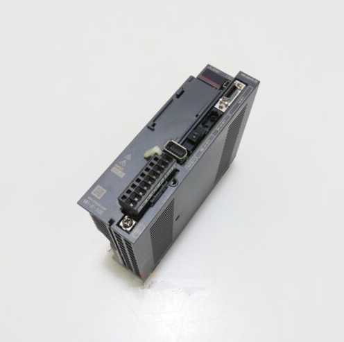 MR-JE-10B mitsubishi 3AC input 100w power output servo control driver