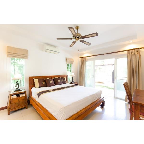 Ash solid wood bedroom furniture sets Holiday Apartment interior fit out