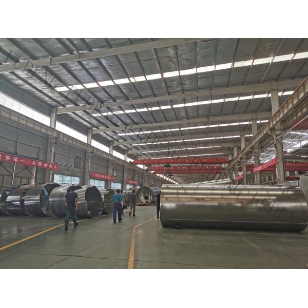 Tri-Axles Fuel Tanker Semi Trailers 6 Compartments Crude Oil Tanker Trailers