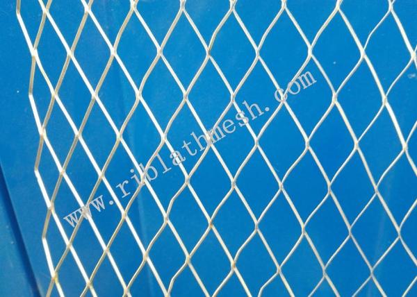 Cheap 380g/M2 Anti - Cracking Galvanized Reinforcing Mesh Diamond Hole Type for sale
