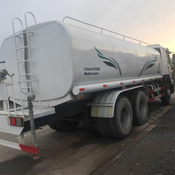 Secondhand Howo 375 Diesel Delivery Truck Fuel Tanker Sinotruk 8x4