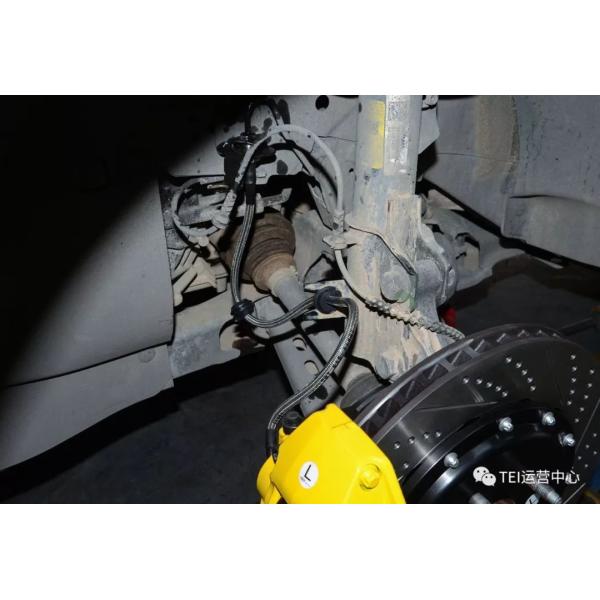 4 Piston Racing Caliper Chevrole Big Brake Kit 355*28 MM High Carbon Disc Racing And Brake Pads For Trax 17 Inch Rim