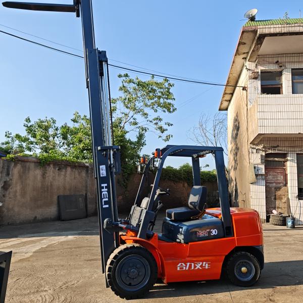 Industrial-Grade Manual Transmission Used Heli 3-Ton Diesel Forklift Orange Three-Stage Mast Solid Tires Low-Hour