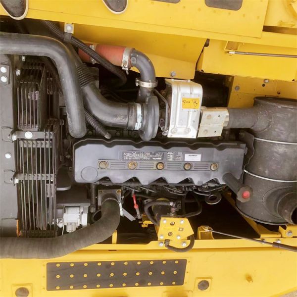 Used Komatsu PC200-8 Excavator with 800 Working Hours and Original Hydraulic Cylinder