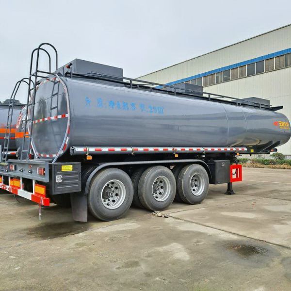 New Water Liquid Tanker Semi Trailer Fuel Tanker Trailer Edible Oil Semi Trailer