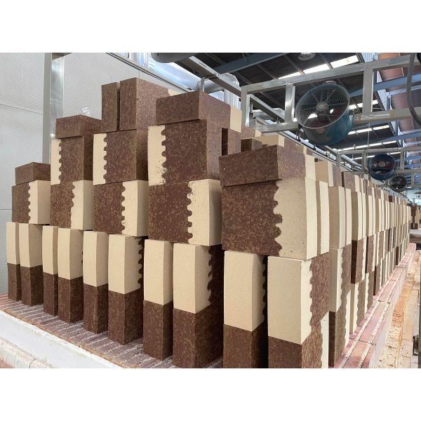1650C Bauxite Silica Mullite Brick For Cement Kilns , High Temperature Insulation Bricks