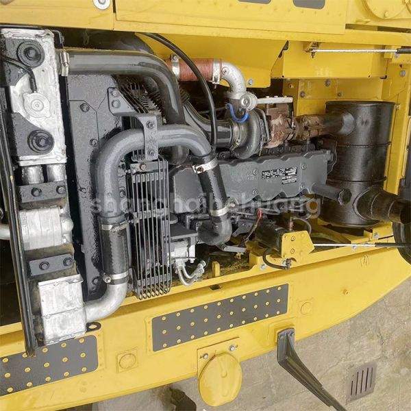 The excavation condition is good, the price is low, and the 20 ton durable PC Komatsu 200 second-hand excavator is used