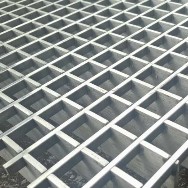 Steel grating with good ventilation, high temperature resistance and strong adaptability