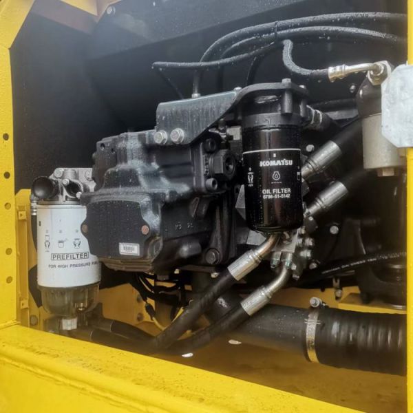 Japan Made Komatsu PC200-8 Excavator with Less Hour Used and Original Hydraulic Valve