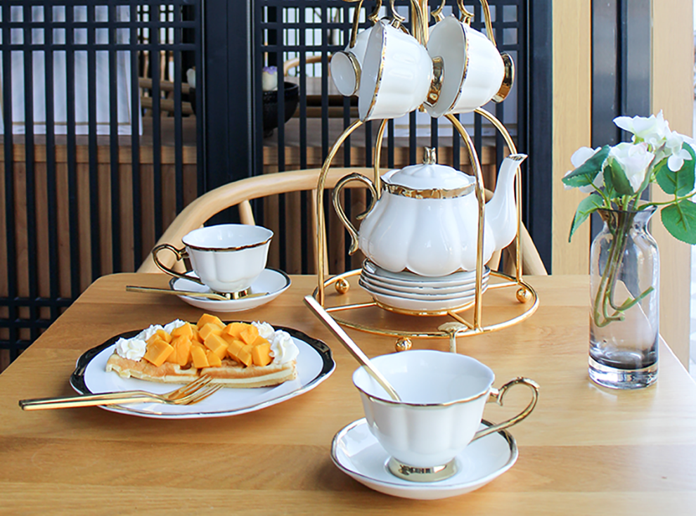 Luxury Tea Set Gold Ceramic Tea Pot and Tea Cup Set for Afternoon Coffee