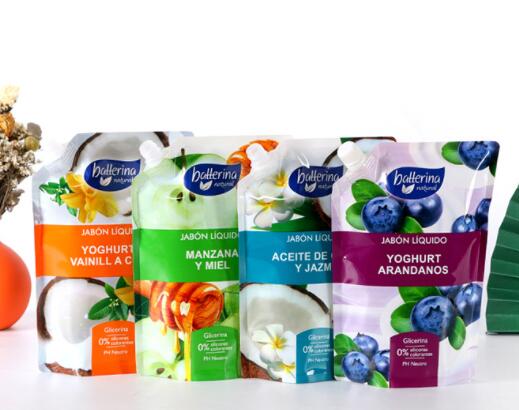 Liquid Plastic Stand Up Pouch With Spout CMYK Print Customized pattern