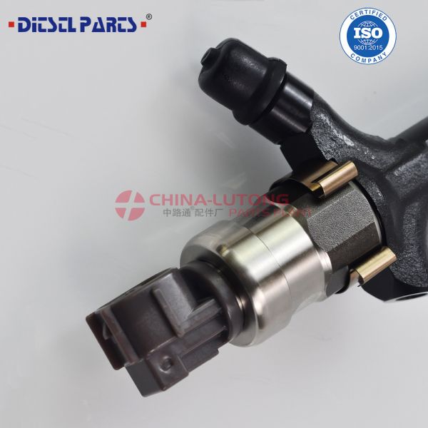 High Quality Diesel Fuel Injector 23670-27030 for Toyota RAV4 1c-Ftv Engine Diesel Fuel Injector 095000-0570 for Toyota 1CD-Ftv Diesel Common Rail