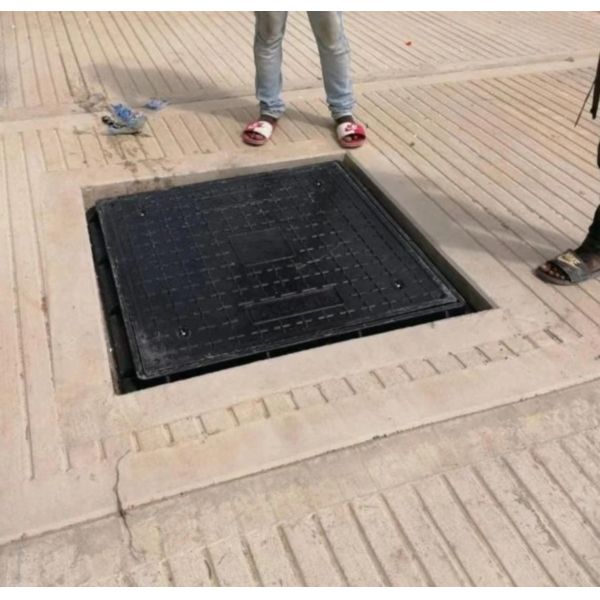 SMC FRP Manhole Cover EN124 Medium Duty For Infrastructure Construction